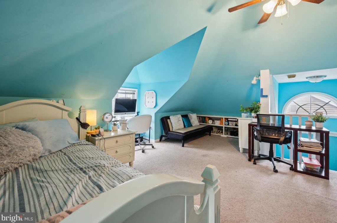 8 Mt Vernon Ave, Haddonfield NJ 08033-2325 exterior