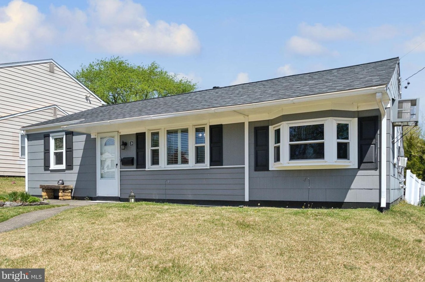 29 Summit Ave, Gloucester, NJ 08031