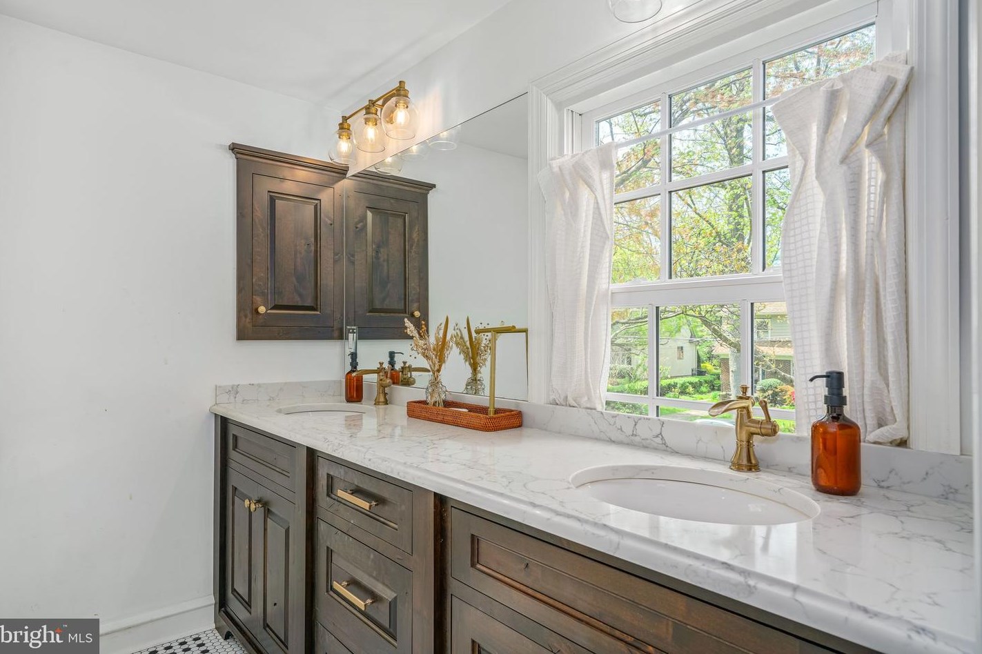 300 Mt Vernon Ave, Haddonfield NJ 08033-2522 exterior