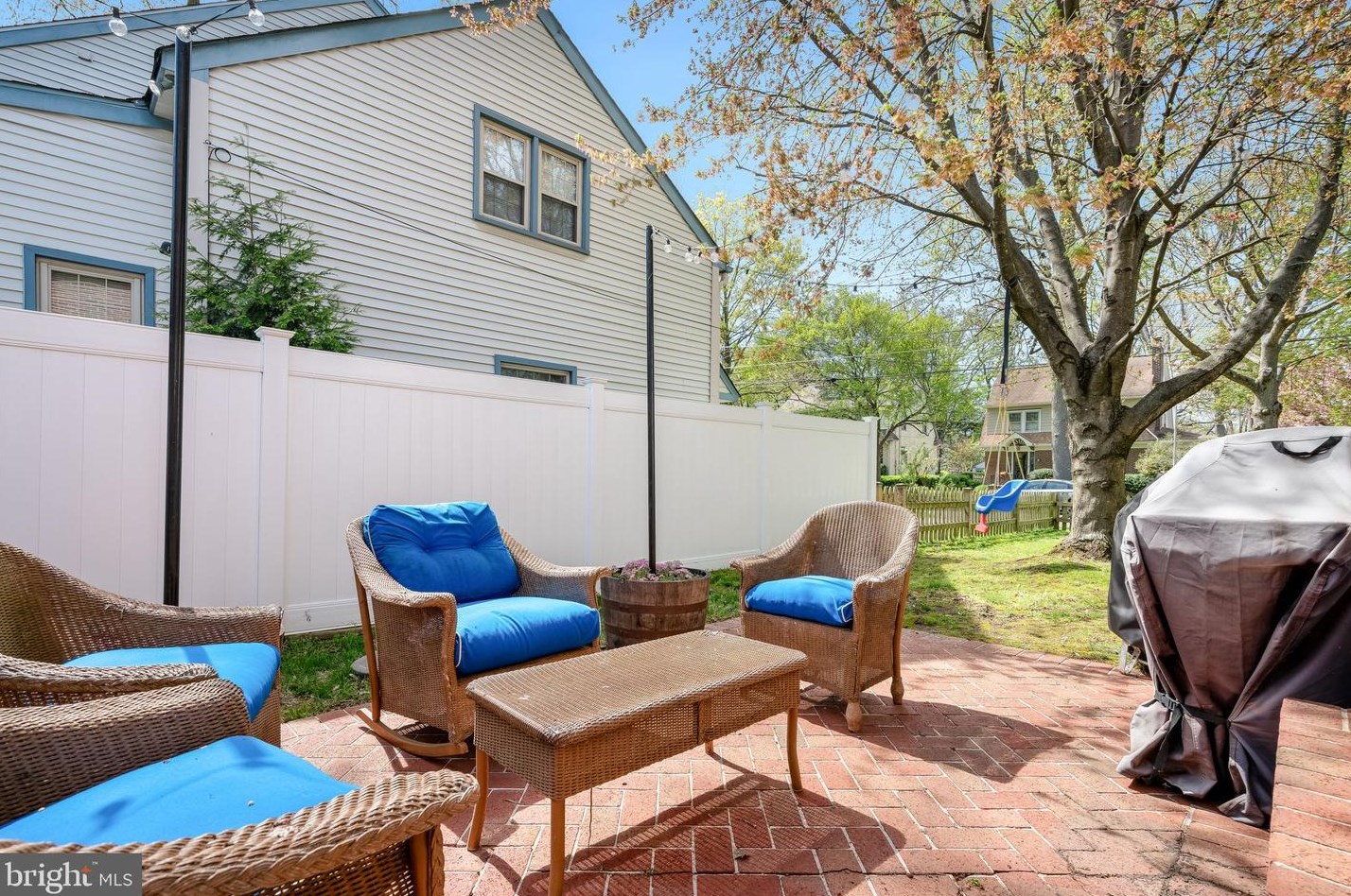 300 Mt Vernon Ave, Haddonfield NJ 08033-2522 exterior