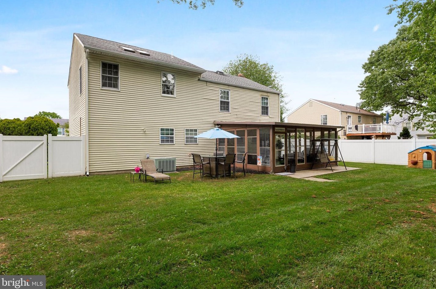 8314 Collins Ave, Camden NJ 08109-3567 exterior