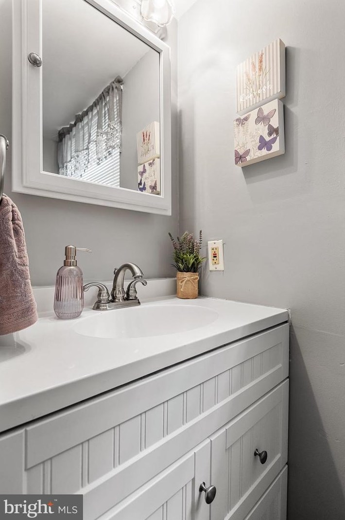 8314 Collins Ave, Camden NJ 08109-3567 exterior