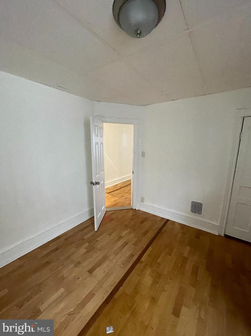 807 State St #2, Camden, NJ 08102