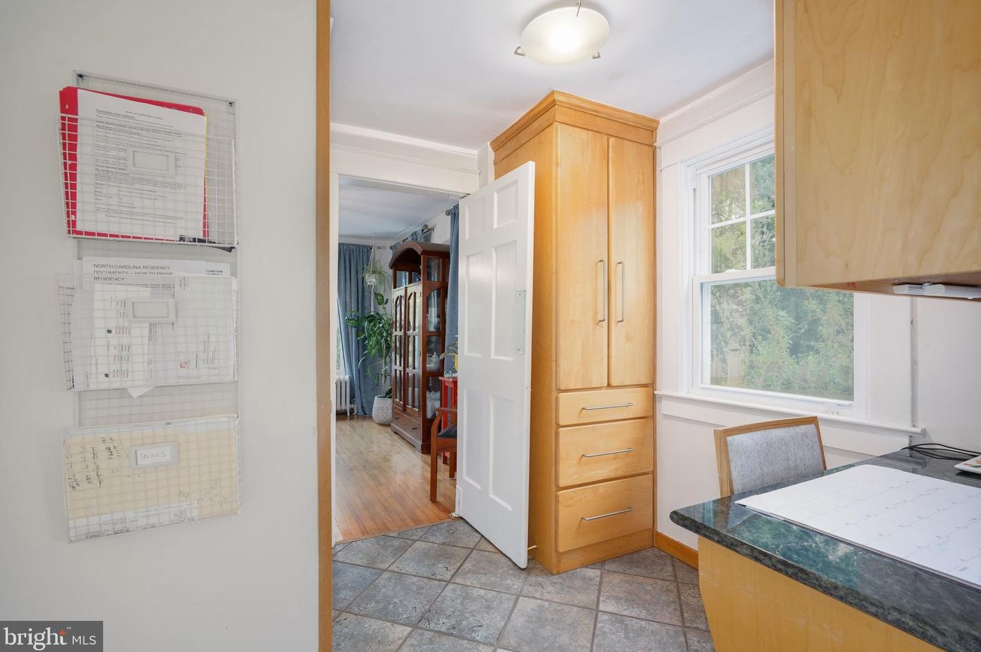 81 Chews Lndg Rd, Tavistock NJ 08033-3843 exterior