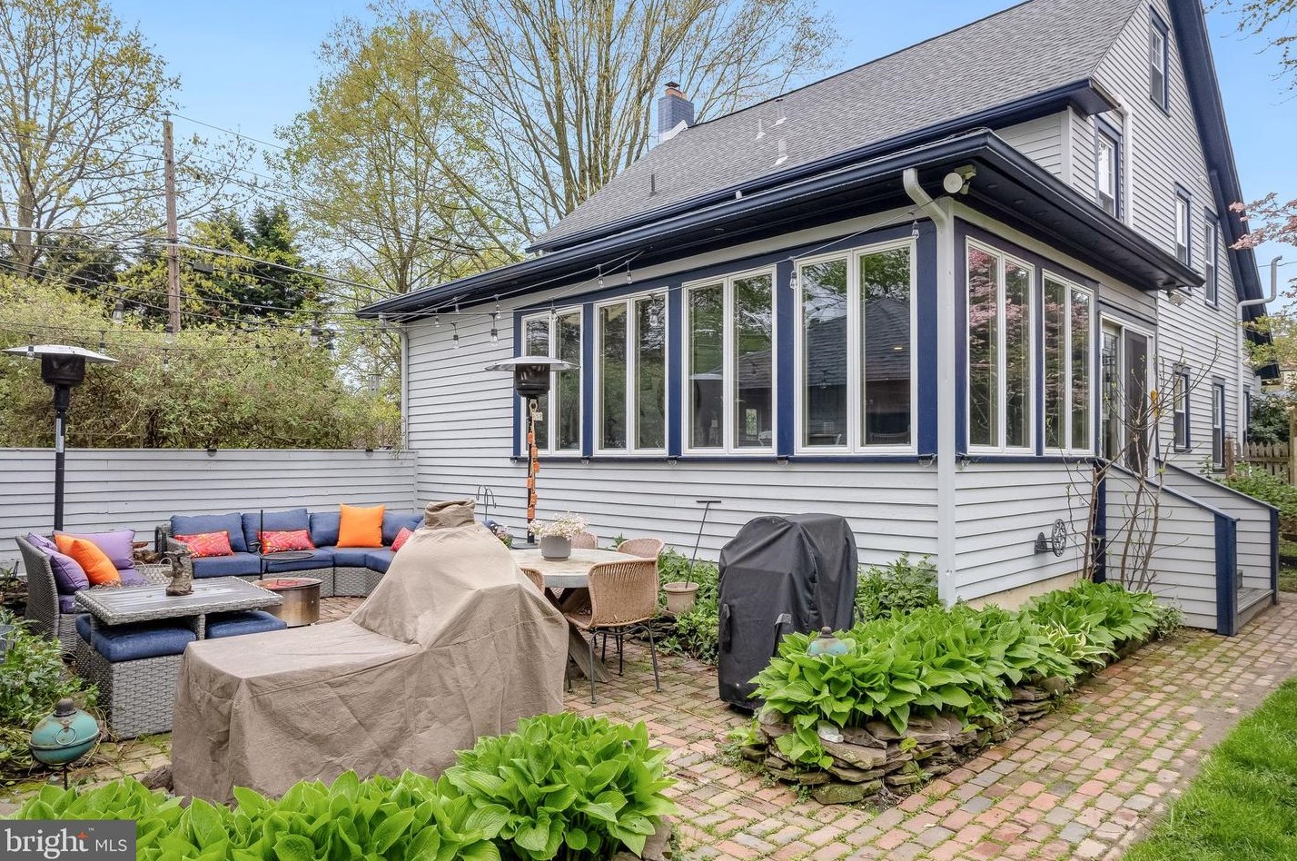 81 Chews Lndg Rd, Tavistock NJ 08033-3843 exterior