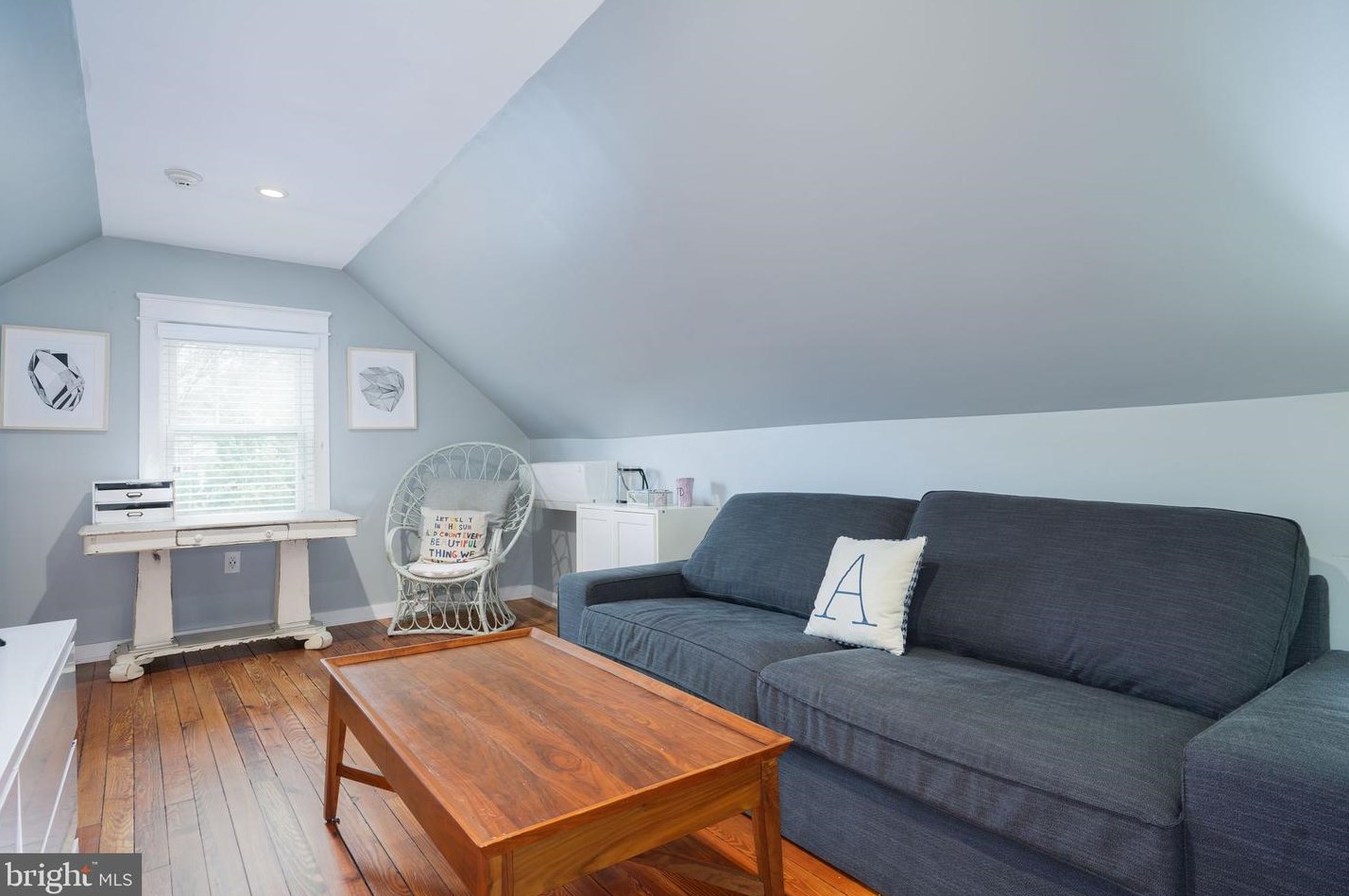 81 Chews Lndg Rd, Tavistock NJ 08033-3843 exterior