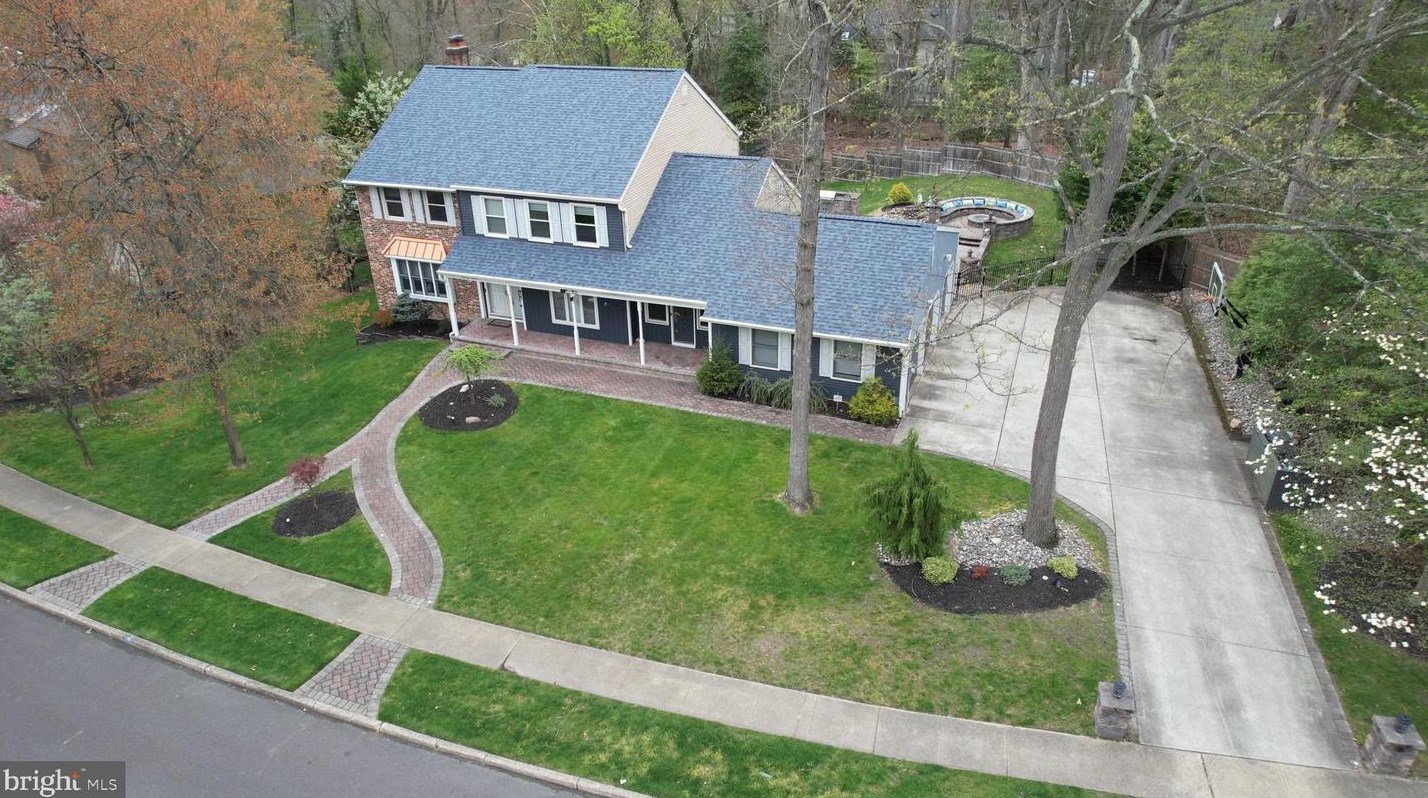 49 Holly Oak Dr, Franklin Township, NJ 08043