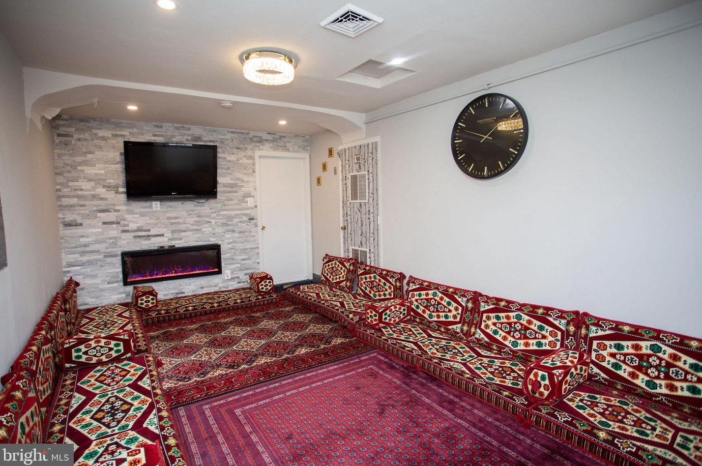 8421 Wyndam Rd, Camden NJ  08109-3219 exterior