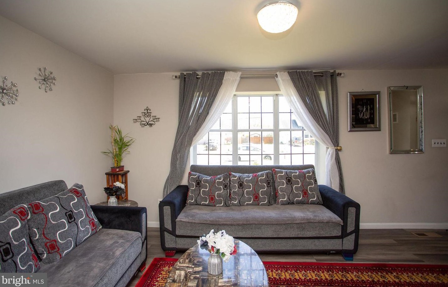 8421 Wyndam Rd, Camden NJ  08109-3219 exterior