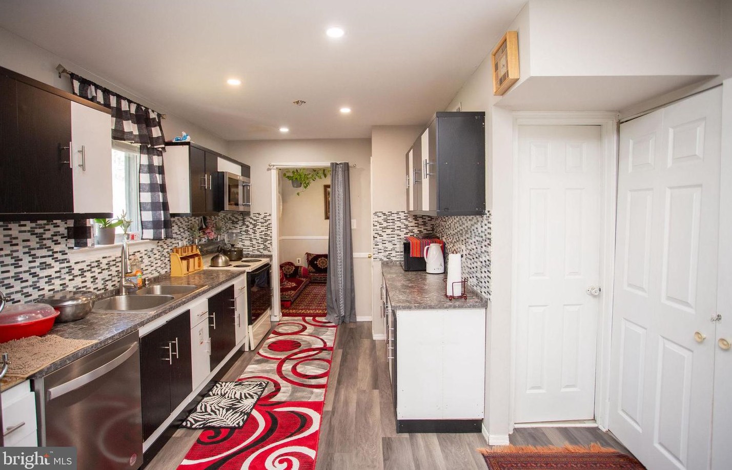 8421 Wyndam Rd, Camden NJ  08109-3219 exterior