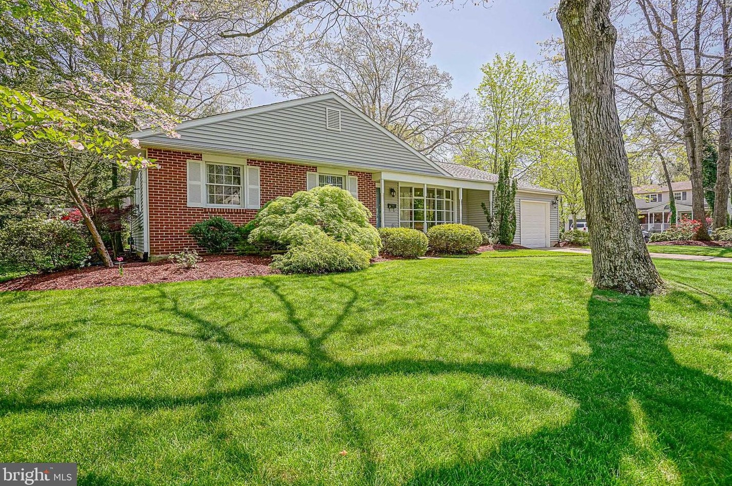 31 Aristone Dr, Berlin Boro, NJ 08009
