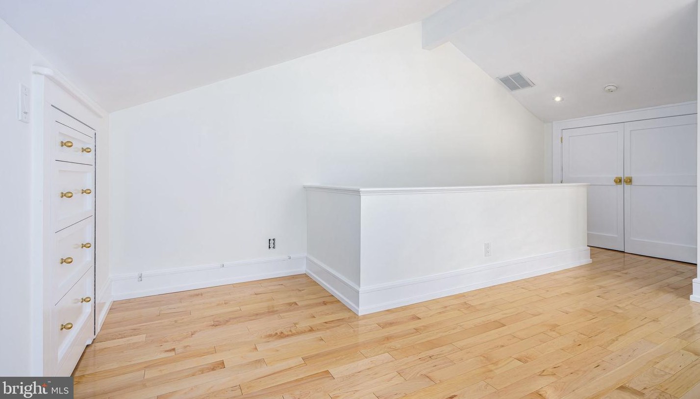 25 Mechanic St, Haddonfield NJ 08033-2411 exterior