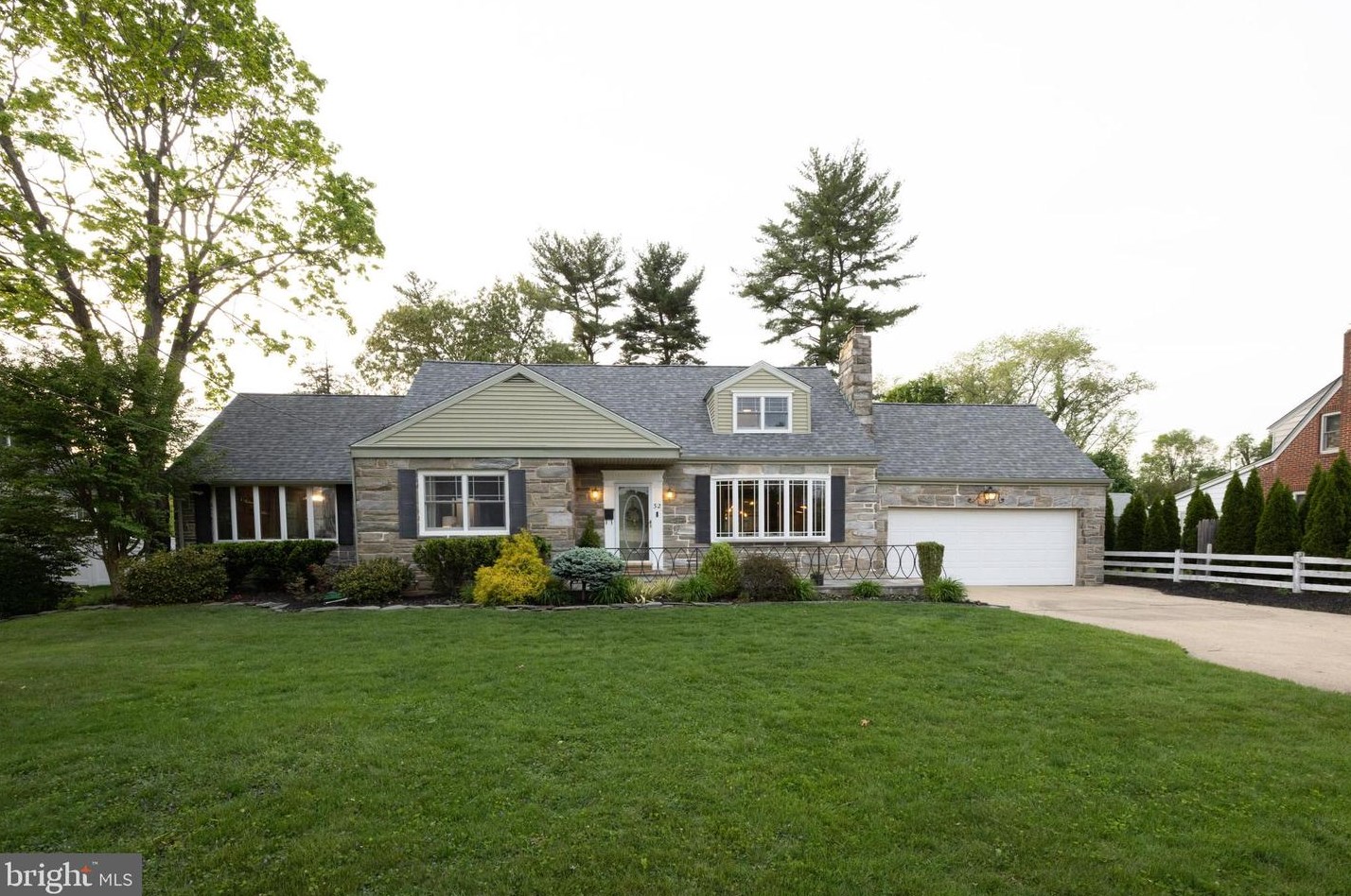 32 Gardens Ave, Berlin Boro, NJ 08009-2129