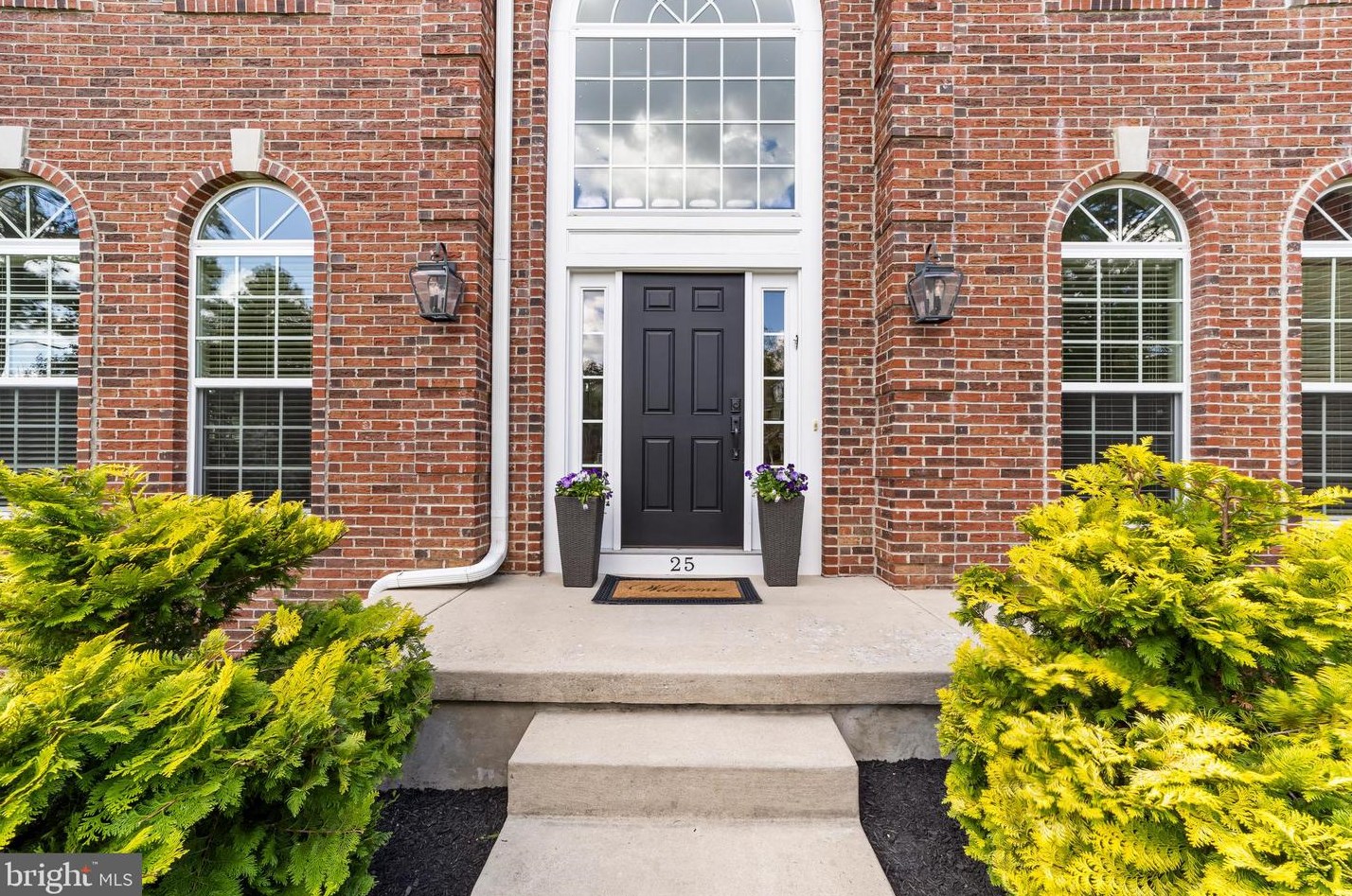 25 Simsbury Dr, Franklin Township, NJ 08043