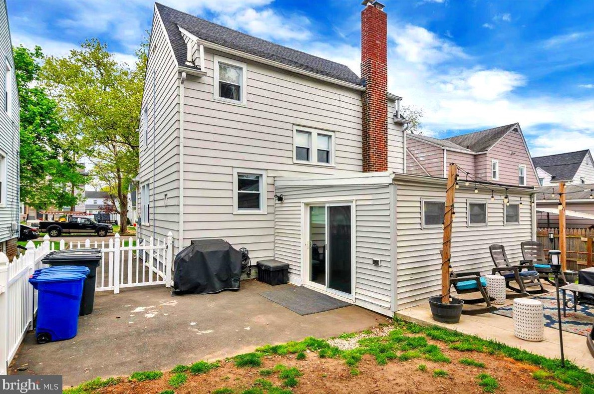 1937 Hillcrest Ave, Camden NJ  08110-2708 exterior