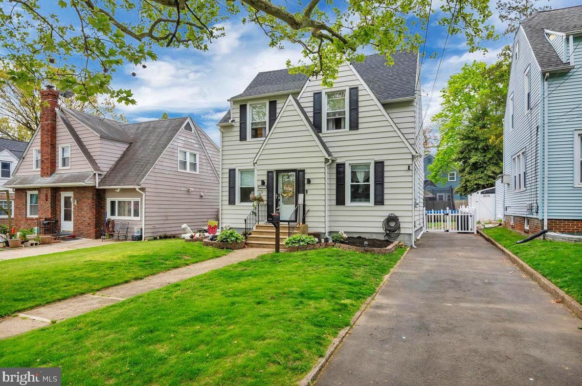 1937 Hillcrest Ave, Camden NJ  08110-2708 exterior