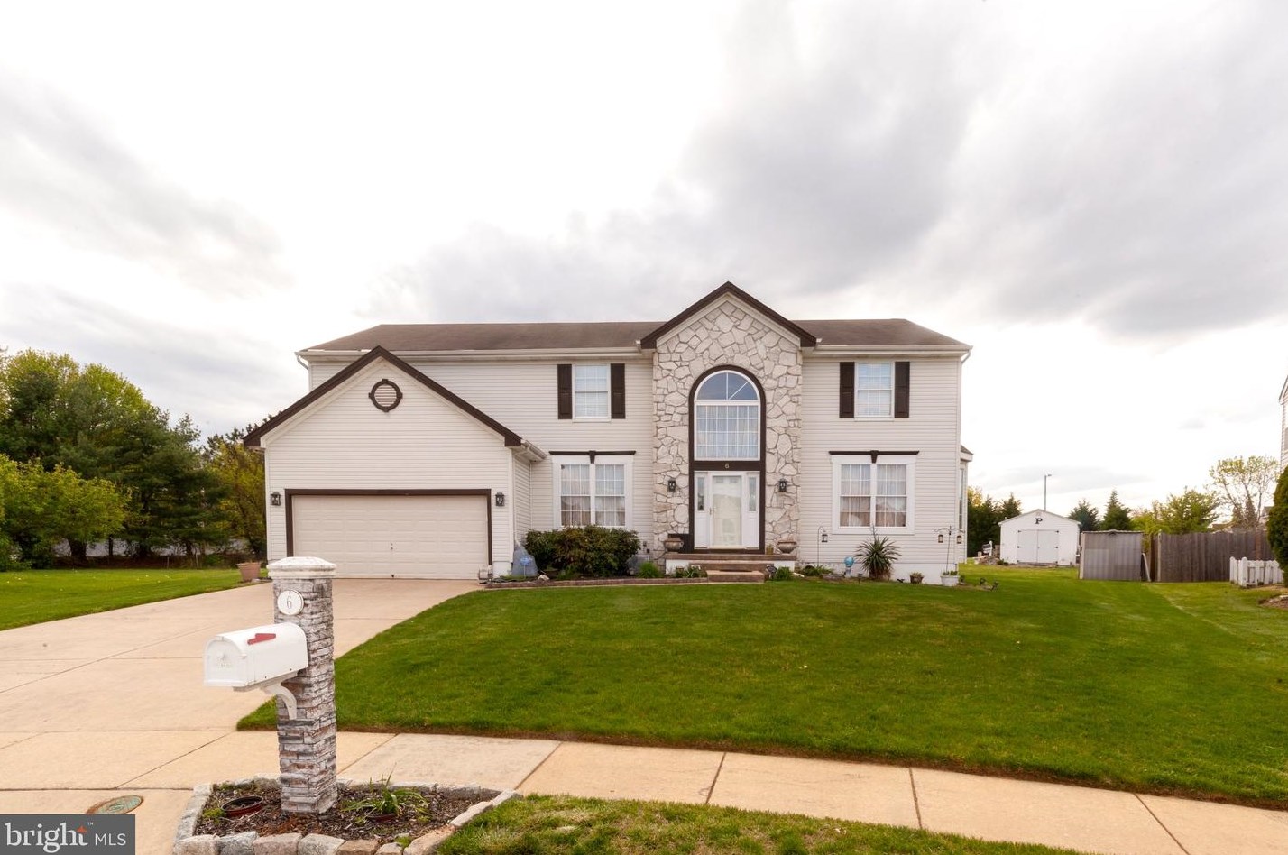 6 Crystal Ct, Erial, NJ 08081