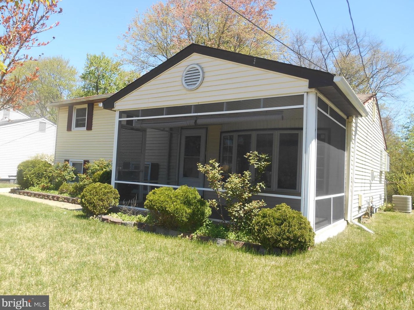 237 Fairview Ave, Lawnside, NJ 08045-1614