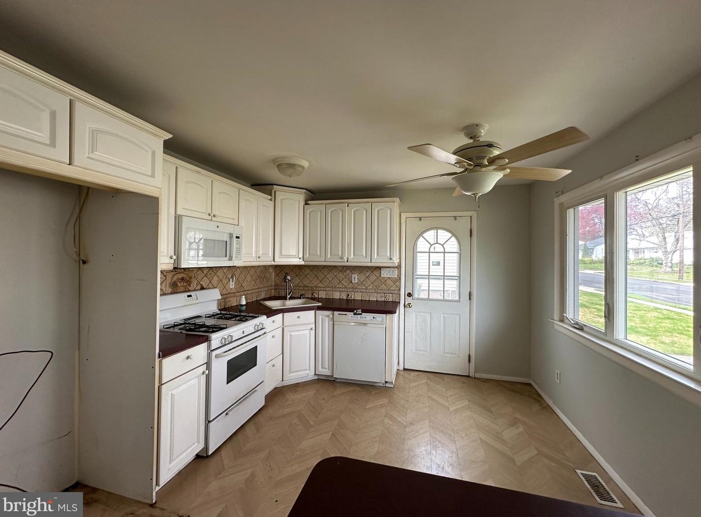 50 E Maple Ave, Gloucester, NJ 08031