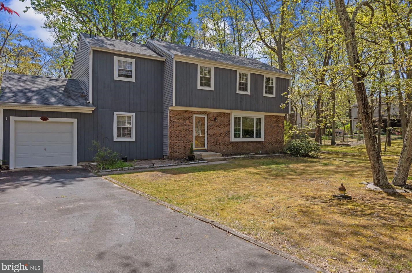 2202 Joseph Maurone Dr, Waterford Township, NJ 08004