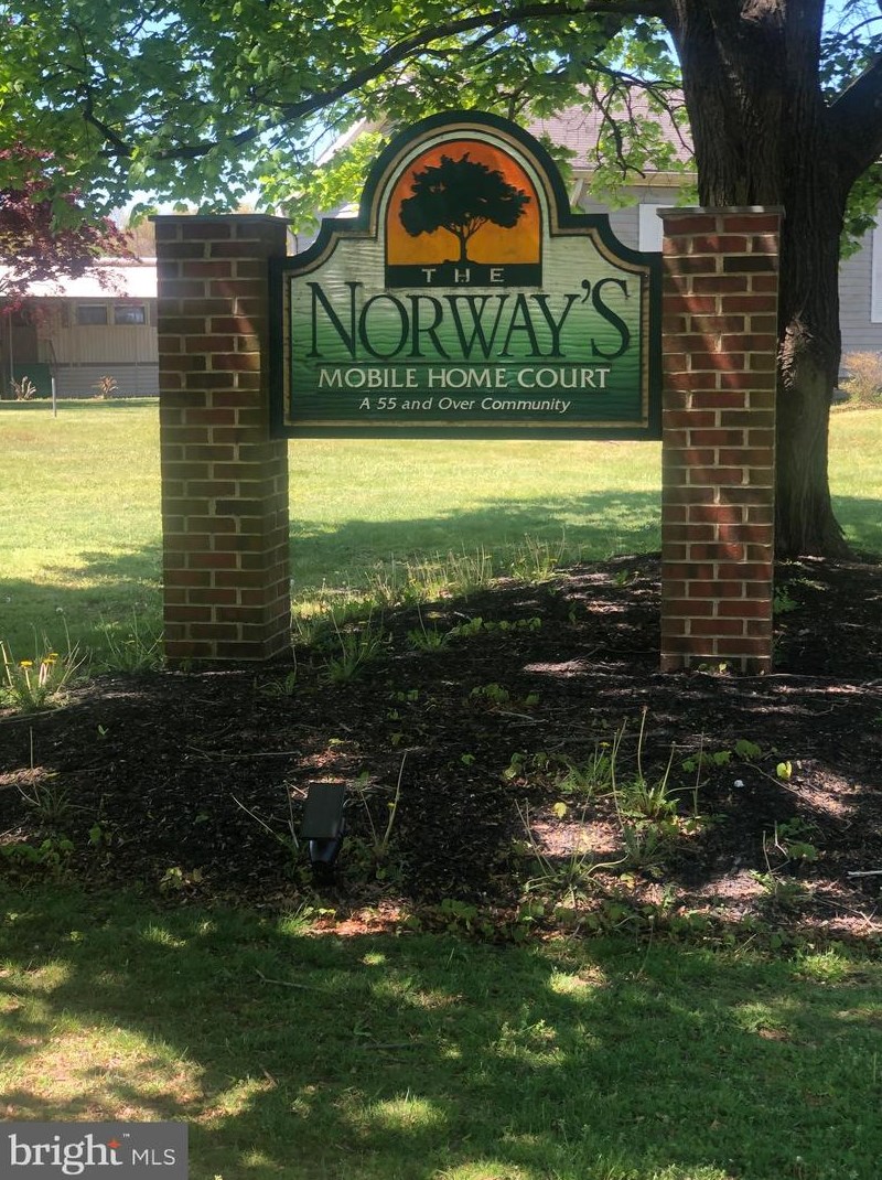 34 Oak Dr, Erial, NJ 08081-1808