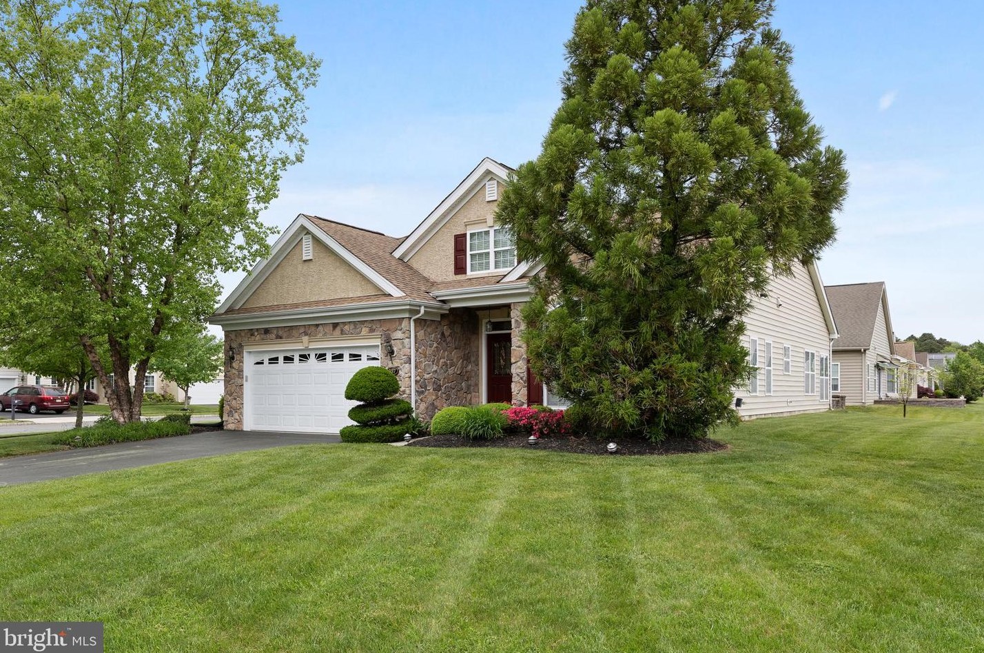 357 Bittlewood Ave, Berlin Boro, NJ 08009-9491