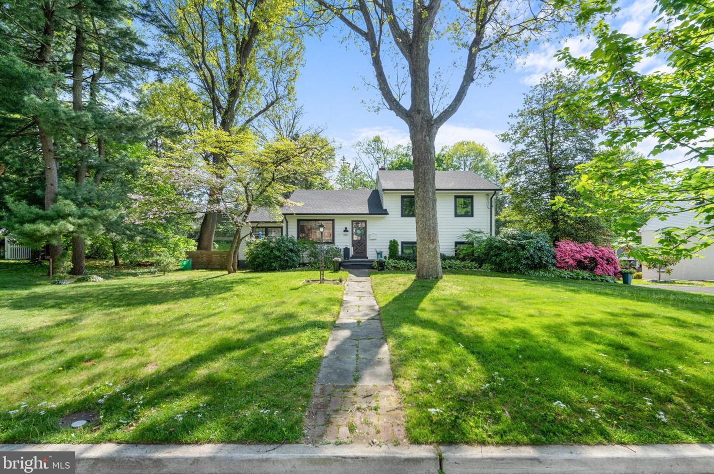 220 Crest Ave, Haddon Heights, NJ 08035-1419