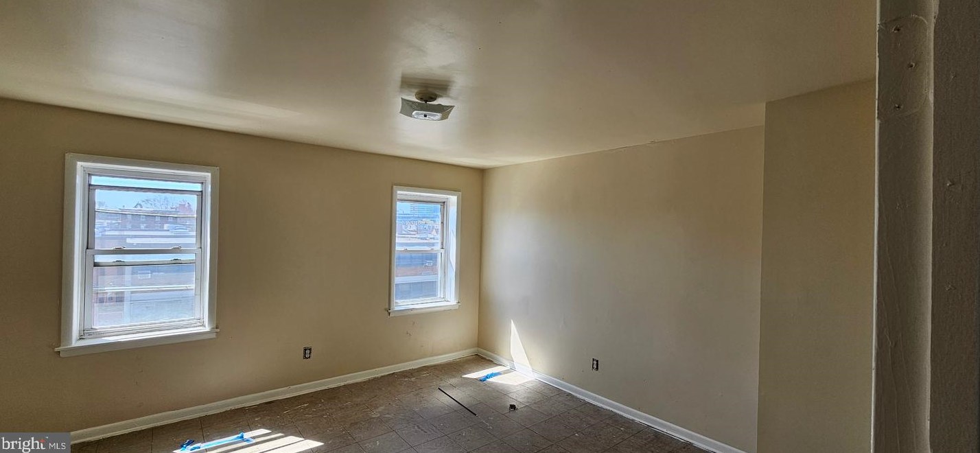211 York St, Camden, NJ 08102