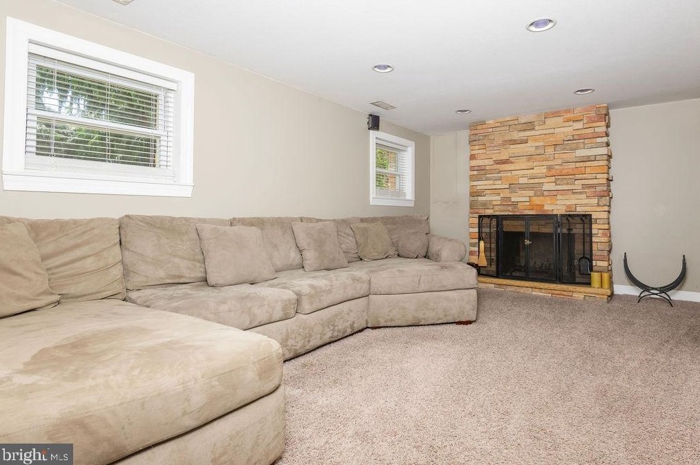 217 Spring Garden Rd, Elm, NJ 08037-2513