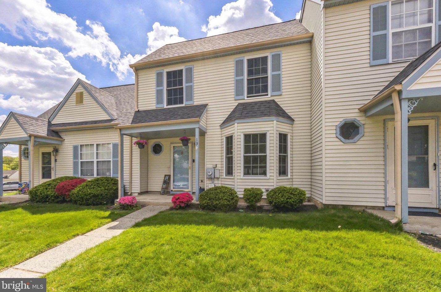 13 Knoll Dr, Blenheim, NJ 08012