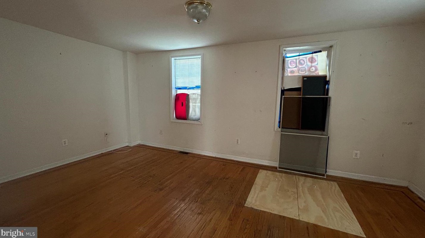 2923 Wasp Rd, Camden, NJ 08104