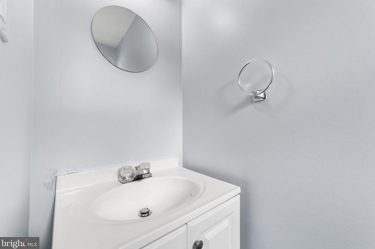 8413 Stow Rd, Camden NJ 08110-3337 exterior