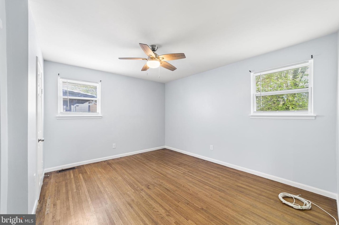 8413 Stow Rd, Camden NJ 08110-3337 exterior