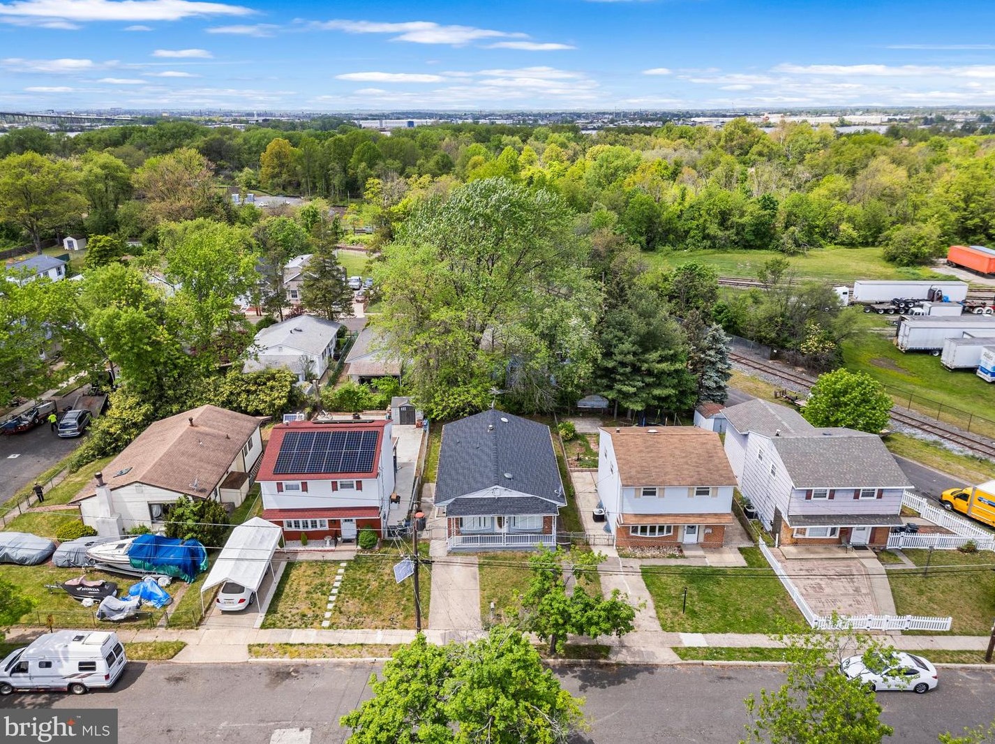 8413 Stow Rd, Camden, NJ 08110