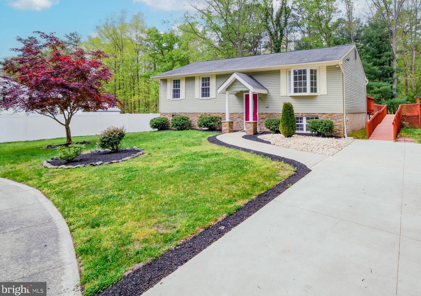 21 Debras Ln, Erial, NJ 08081