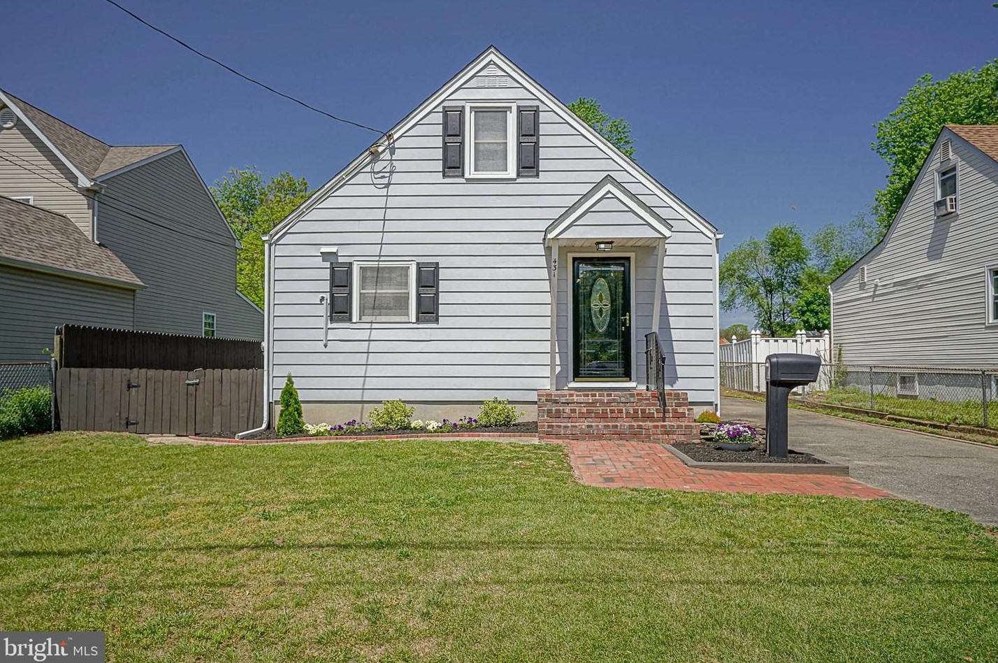 431 Center Ave, Runnemede, NJ 08078-1537