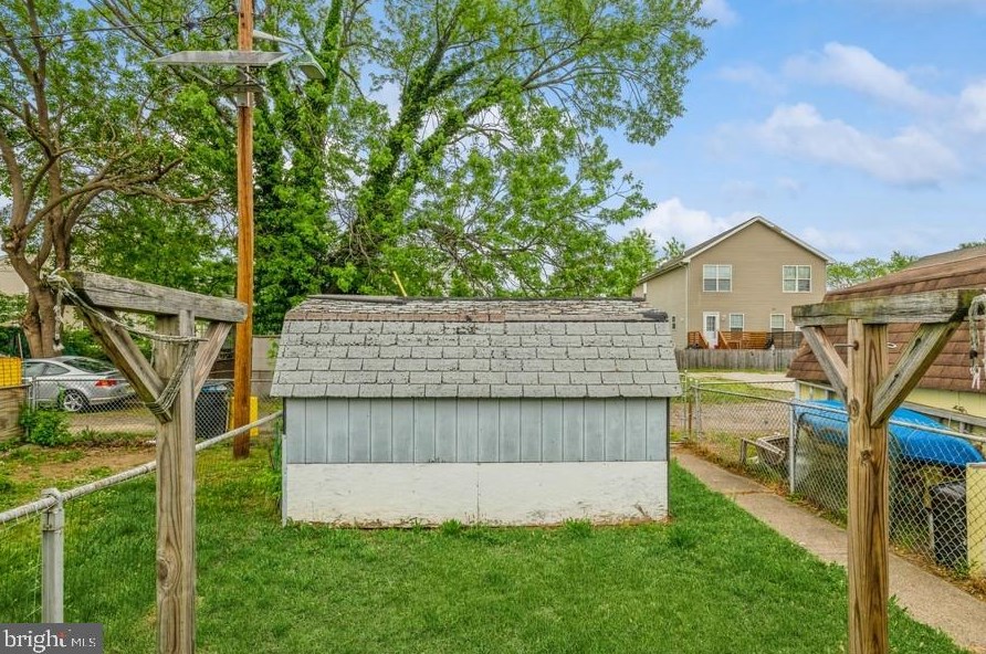 617 Division St, Gloucester NJ 08030-2335 exterior