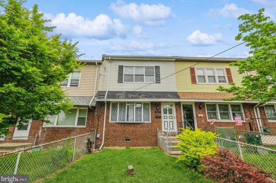 617 Division St, Gloucester NJ 08030-2335 exterior