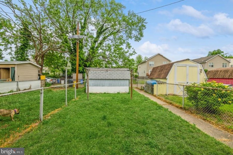 617 Division St, Gloucester NJ 08030-2335 exterior