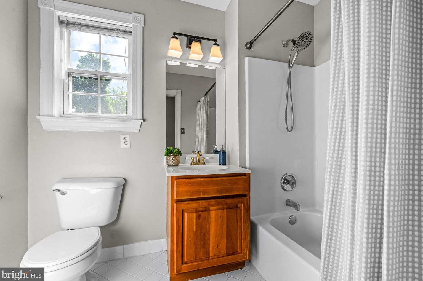 213 Park Ave, Haddonfield NJ 08033-1639 exterior