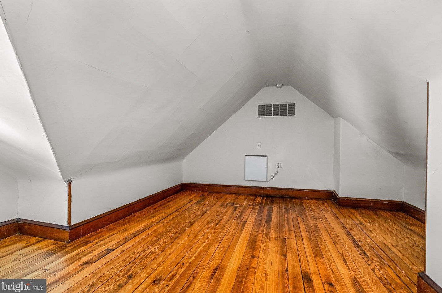 213 Park Ave, Haddonfield NJ 08033-1639 exterior