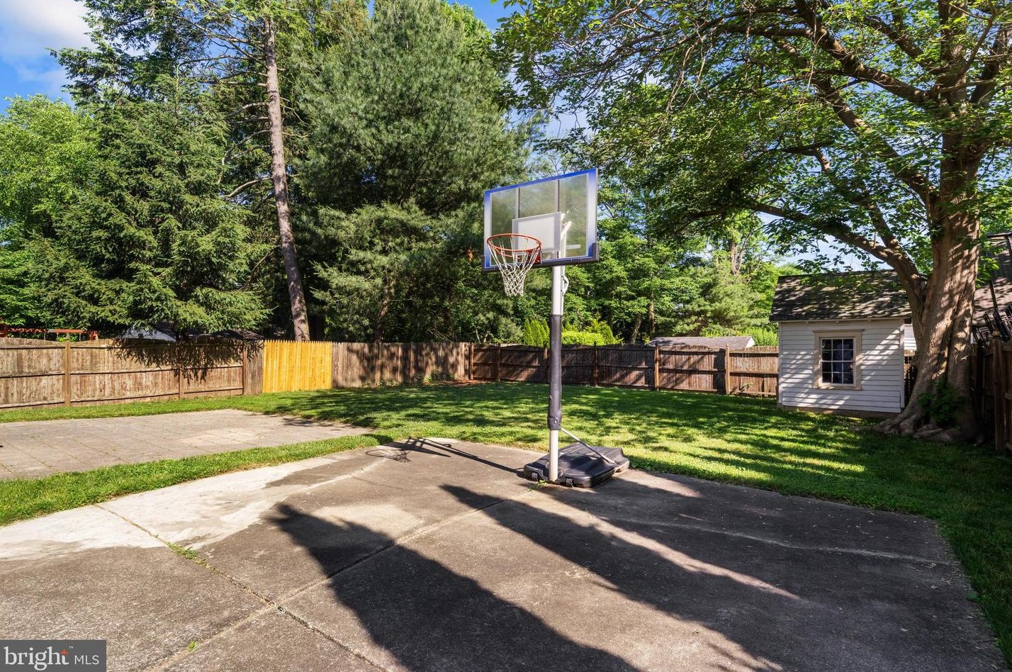 213 Park Ave, Haddonfield NJ 08033-1639 exterior