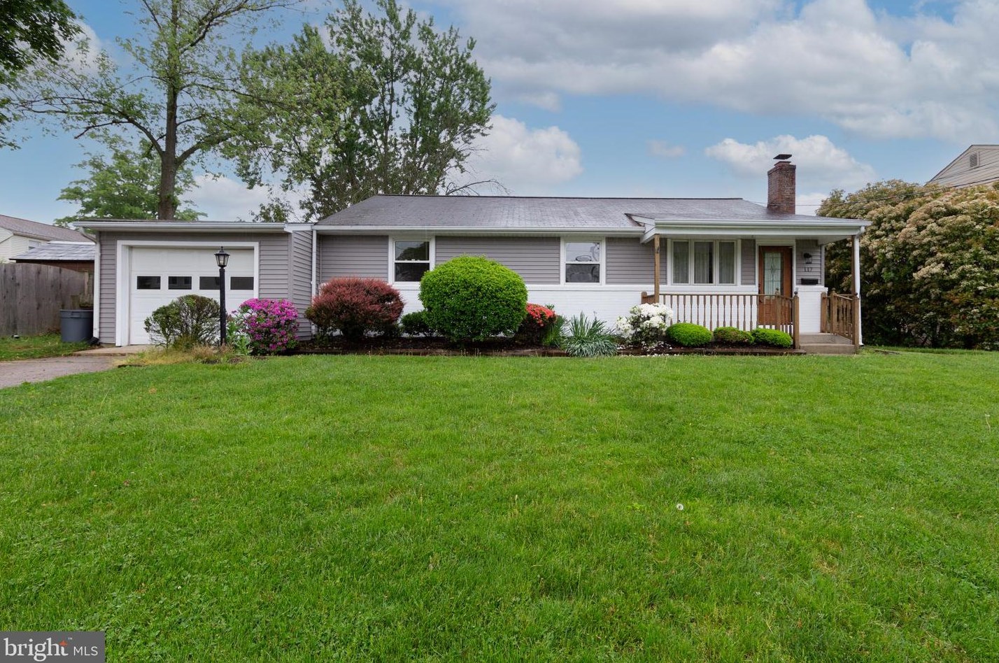 117 Eaton Pl, Franklin Township, NJ 08043
