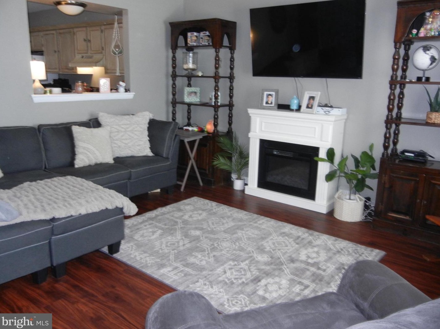 83 Grant Ln, Berlin Boro, NJ 08009-9471