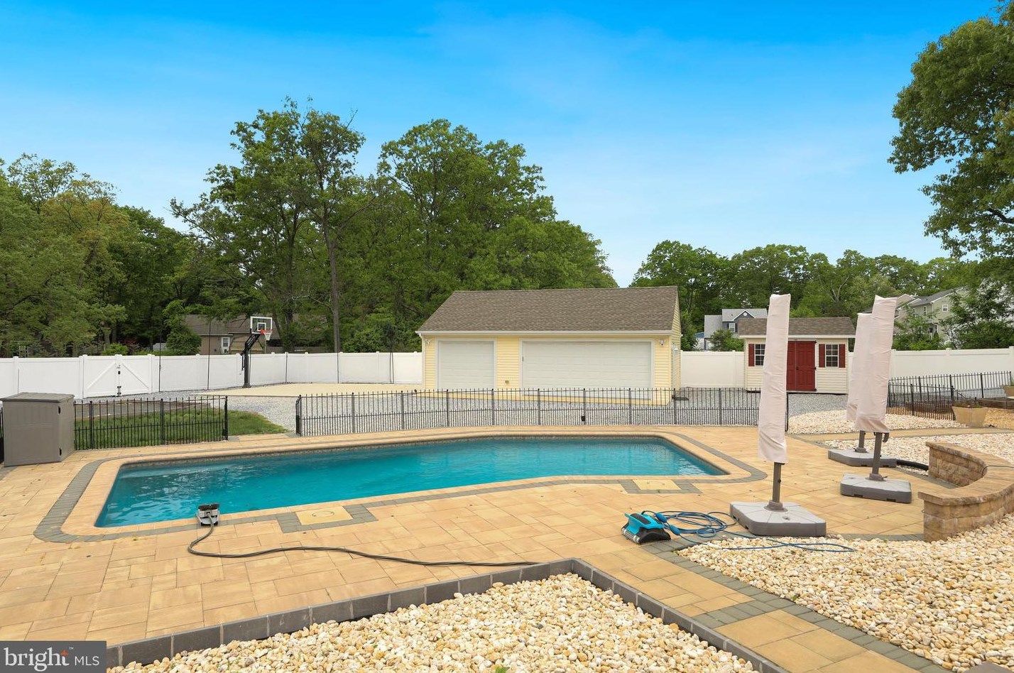 40 Country Club Rd, Pine Hill, NJ 08021-6571