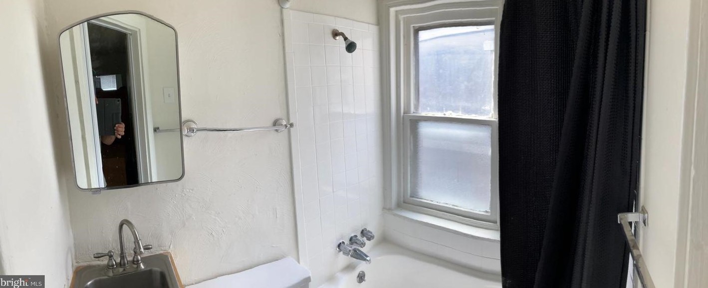 712 Spruce St, Camden NJ 08103-3230 exterior