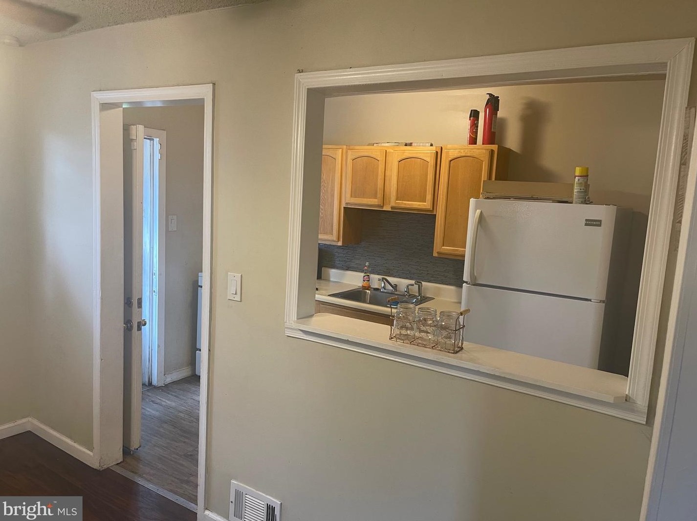 1291 Browning St, Camden NJ 08104-2010 exterior