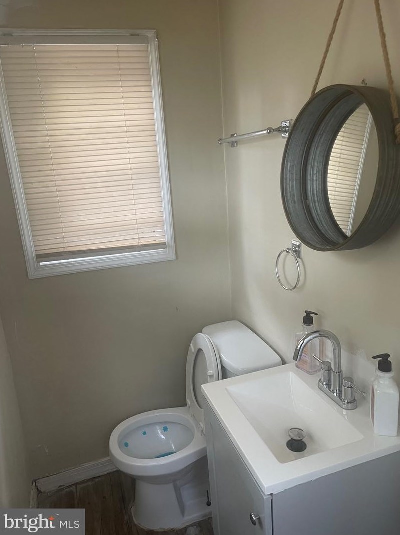 1291 Browning St, Camden NJ 08104-2010 exterior