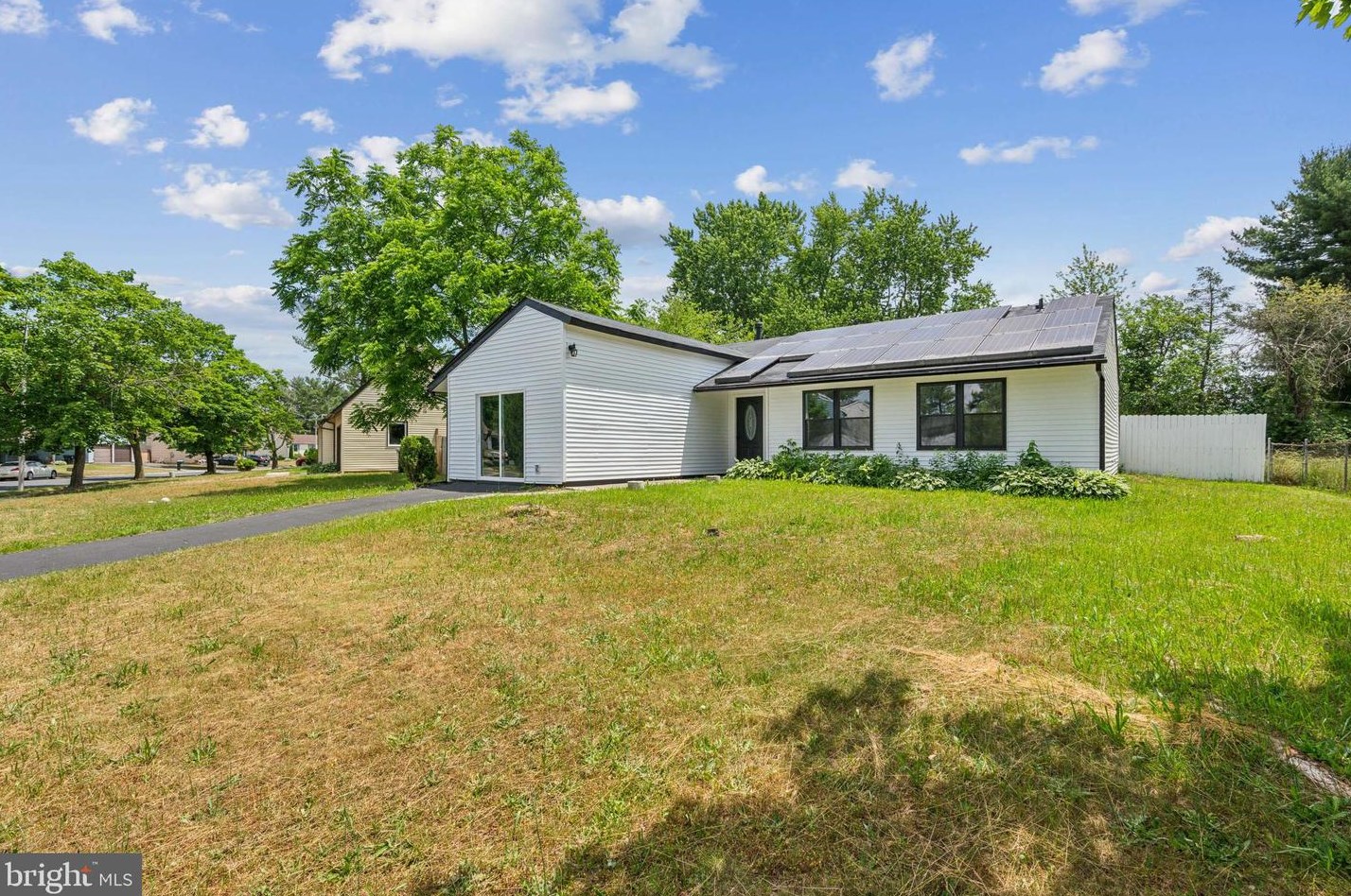 33 Peoria Ln, Erial, NJ 08081