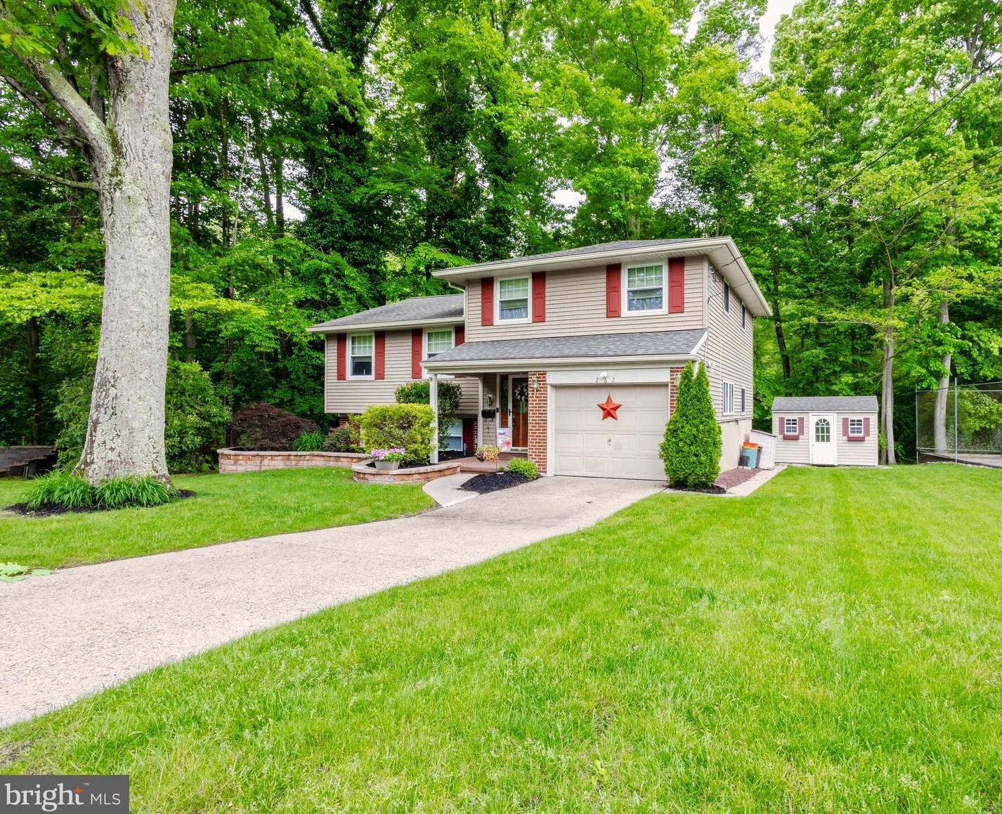 262 Winding Way Rd, Stratford, NJ 08084